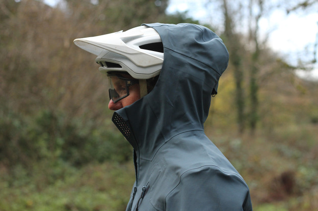 2024 madison dte 3 layer jacket hood.jpg