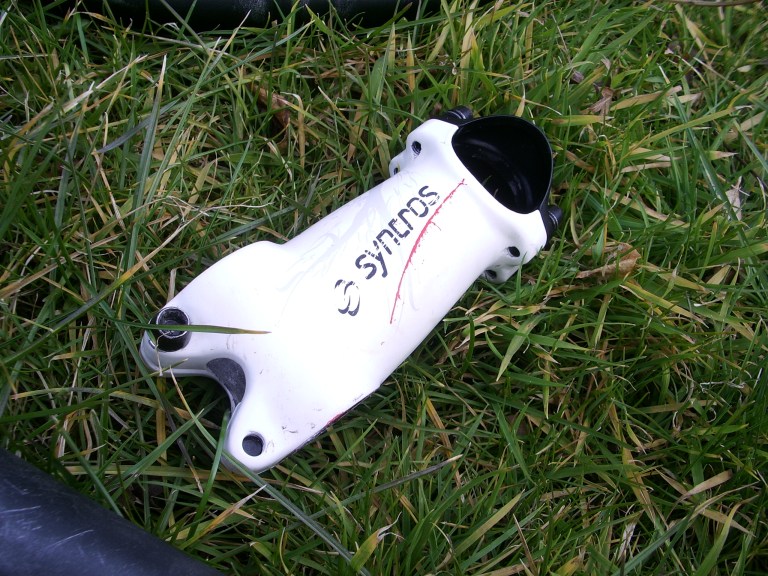 Syncros FR Bars, FL Stem, and AM Seatpost