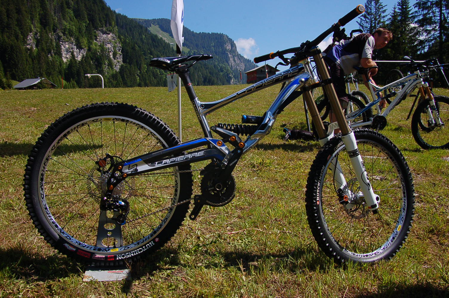 Lapierre 2011: Pendbox and the DH
