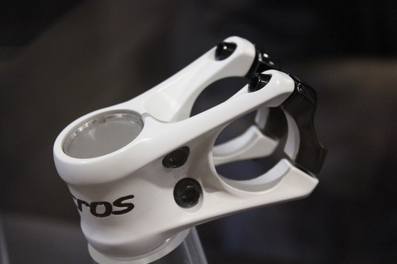 Interbike 2010: Showers, Eddie, Oakley, Saddles and metre wide bars