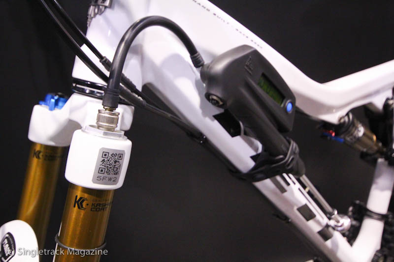 Interbike 2011: Fox Racing Shox dropper post and techno shock pump