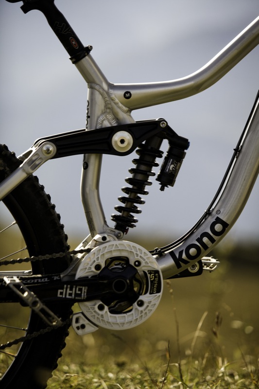ike and details_KONA Press Launch_Crans Montana 2011_by ADL-9388