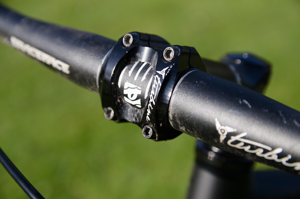 Review: RaceFace Turbine Flat Bar and Stem