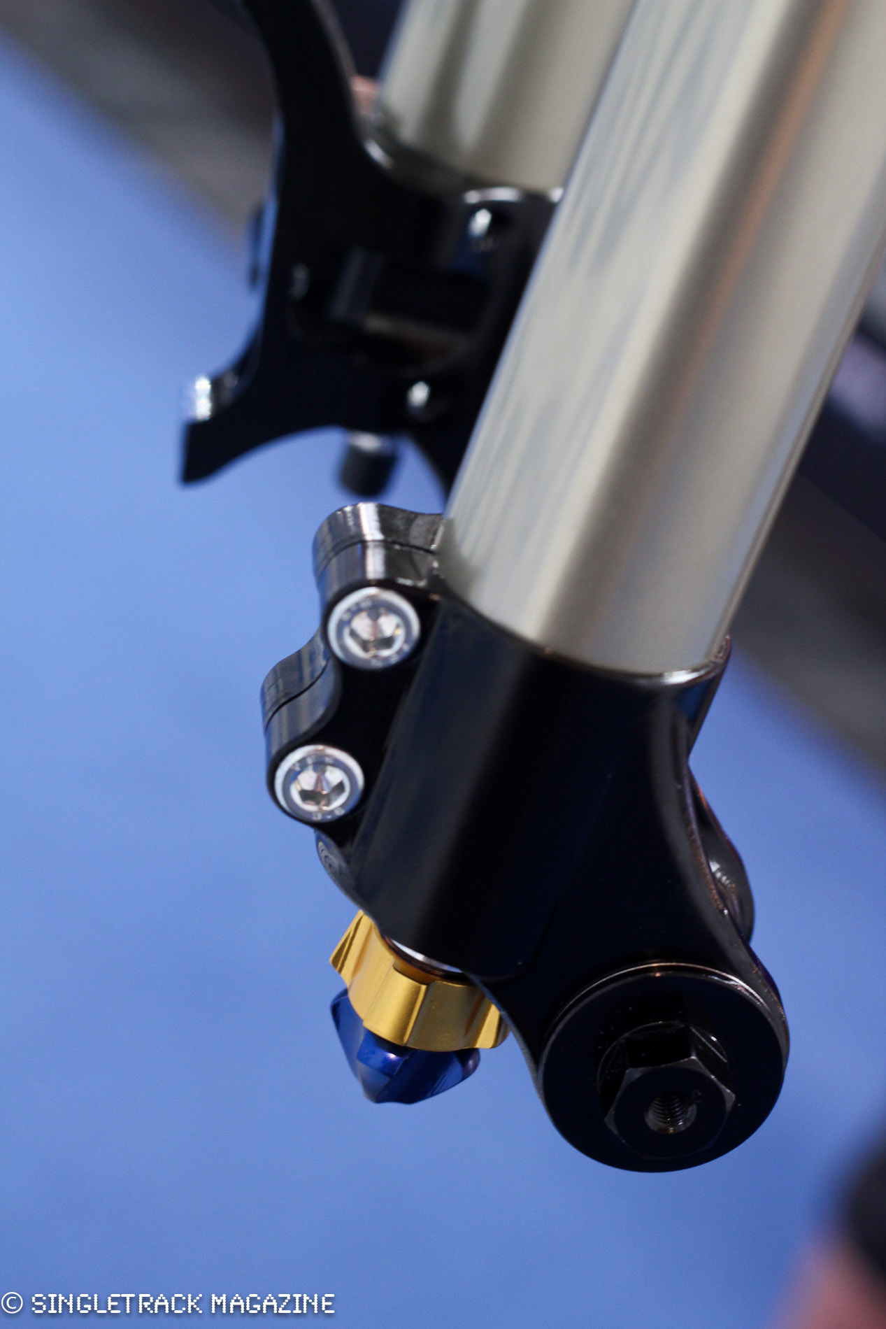 Eurobike2012-0292 Eurobike 12 X-Fusion Shocks suspension (7)