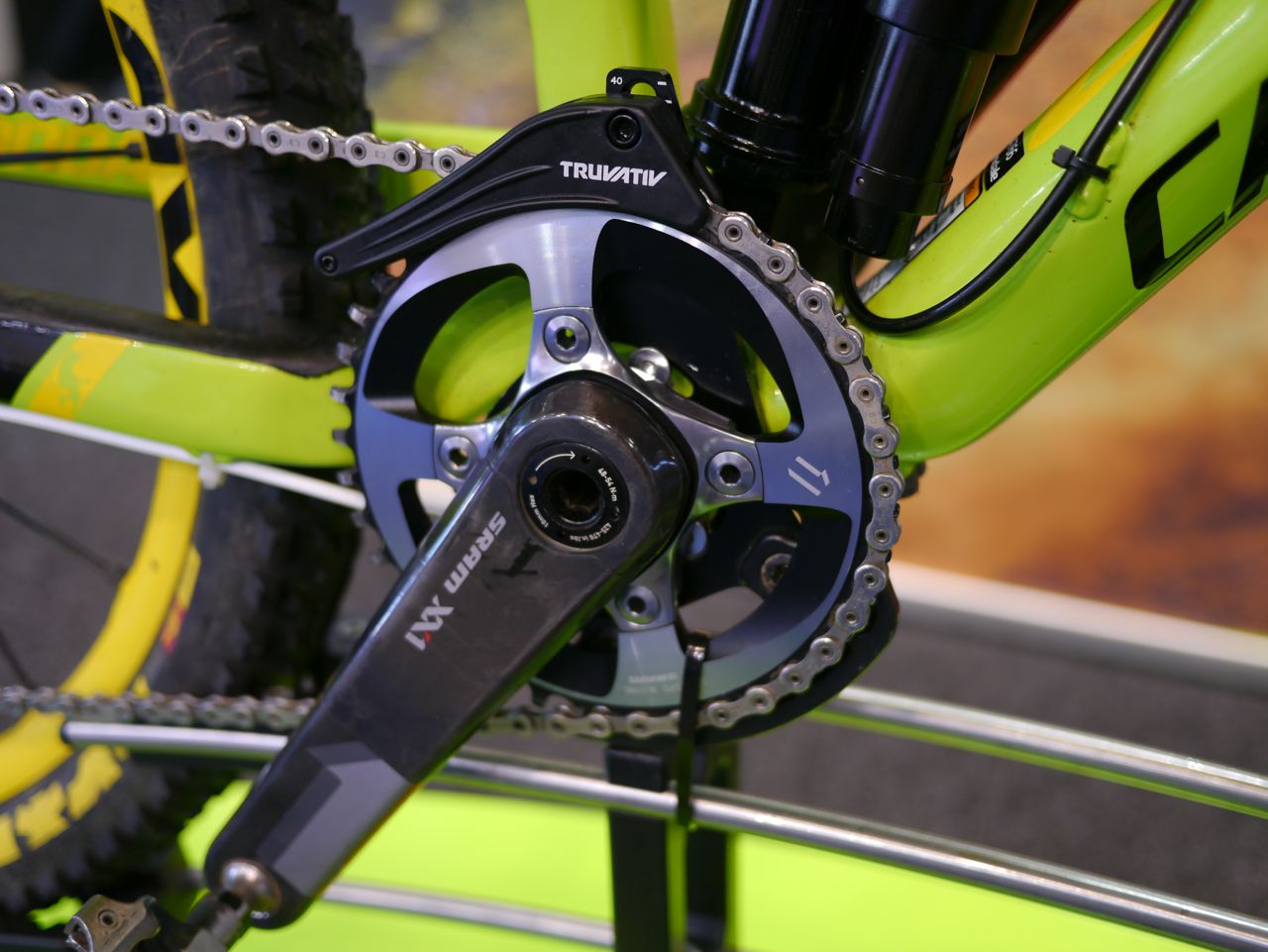Extra chain retention