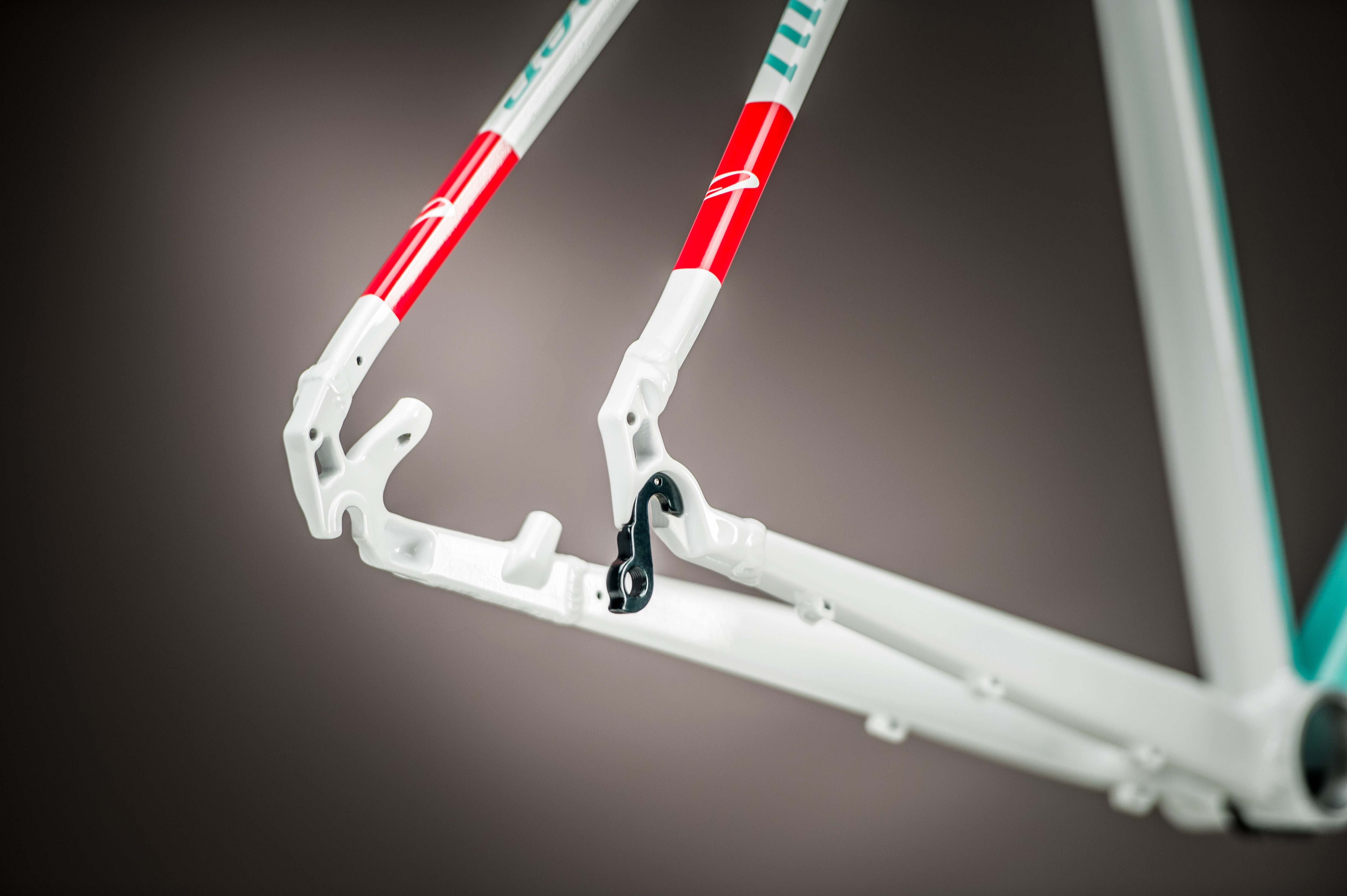 Low-pro disc and rack/fender mounts.