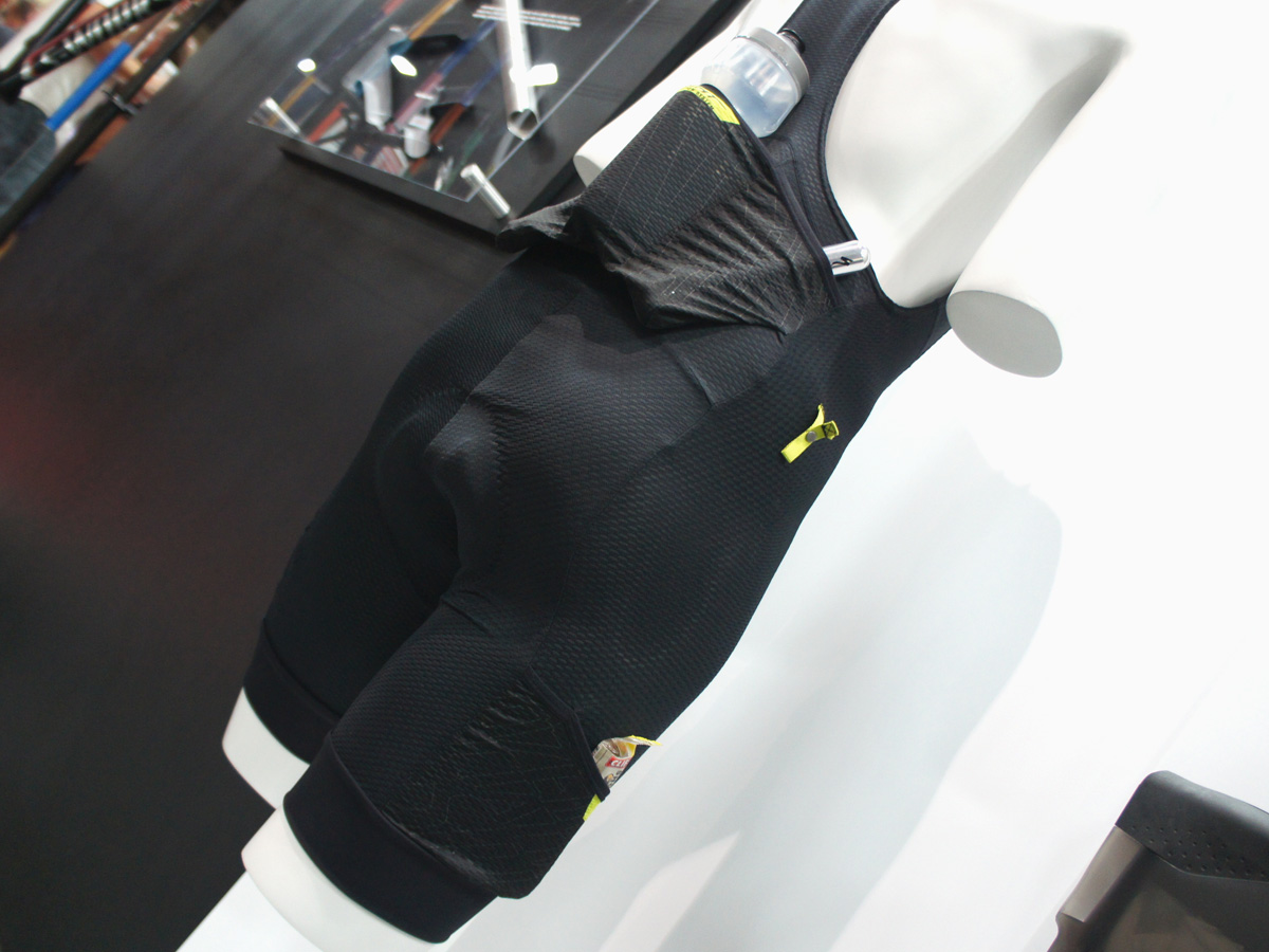 Hangs over baggies' waistband