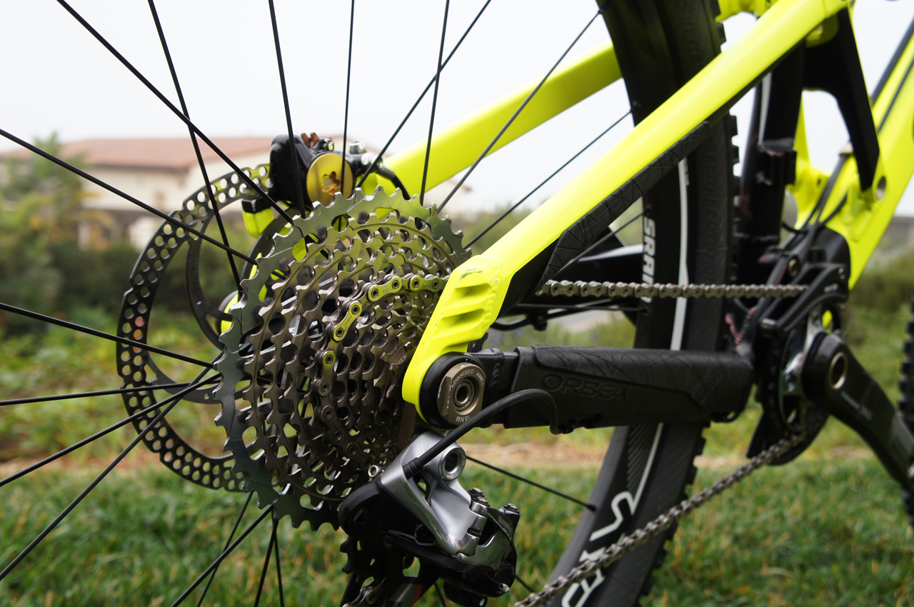 Concentric rear pivot