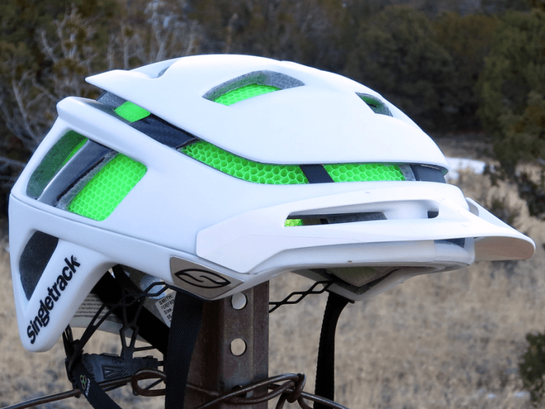 Speed Date – Smith’s Forefront trail helmet