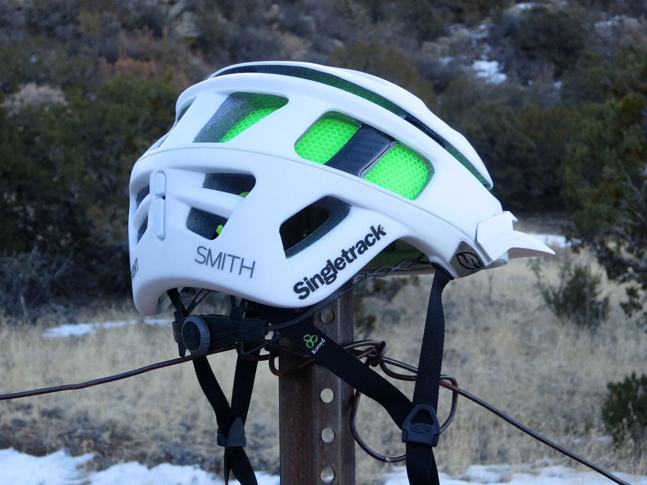 Deep rear coverage. Singletrack logo optional.