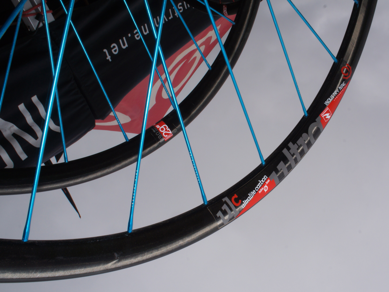 I9's own Ultralite carbon fibre rims