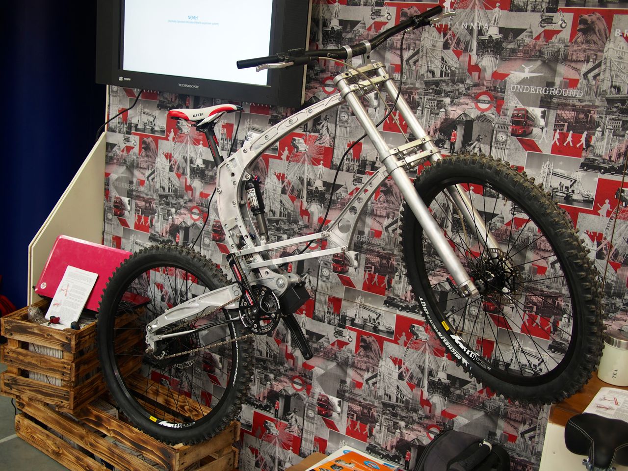 NOAH suspension system