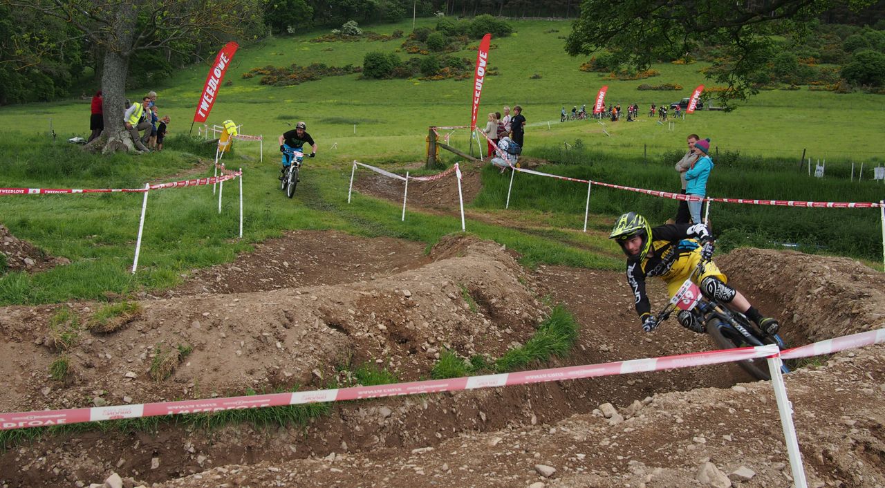 Tweedlove: Sweet Protection Dual Slalom