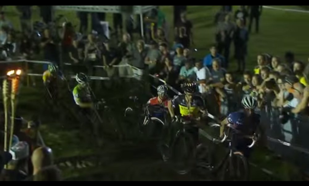Video: Cross vegas – final two laps mens race plus a snapshot of the ladies racing