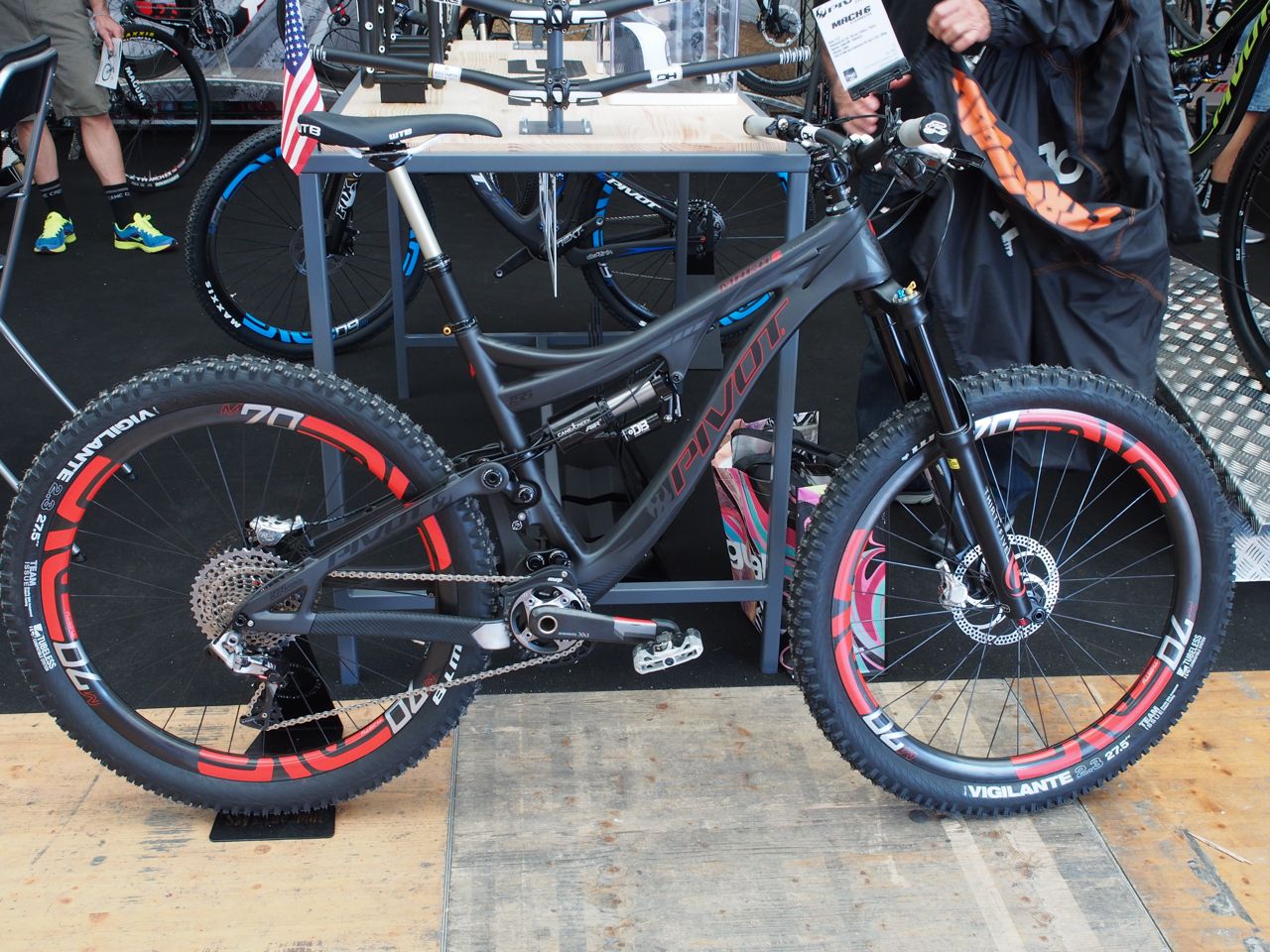 Pivot Mach Six in pimp and stealth mode