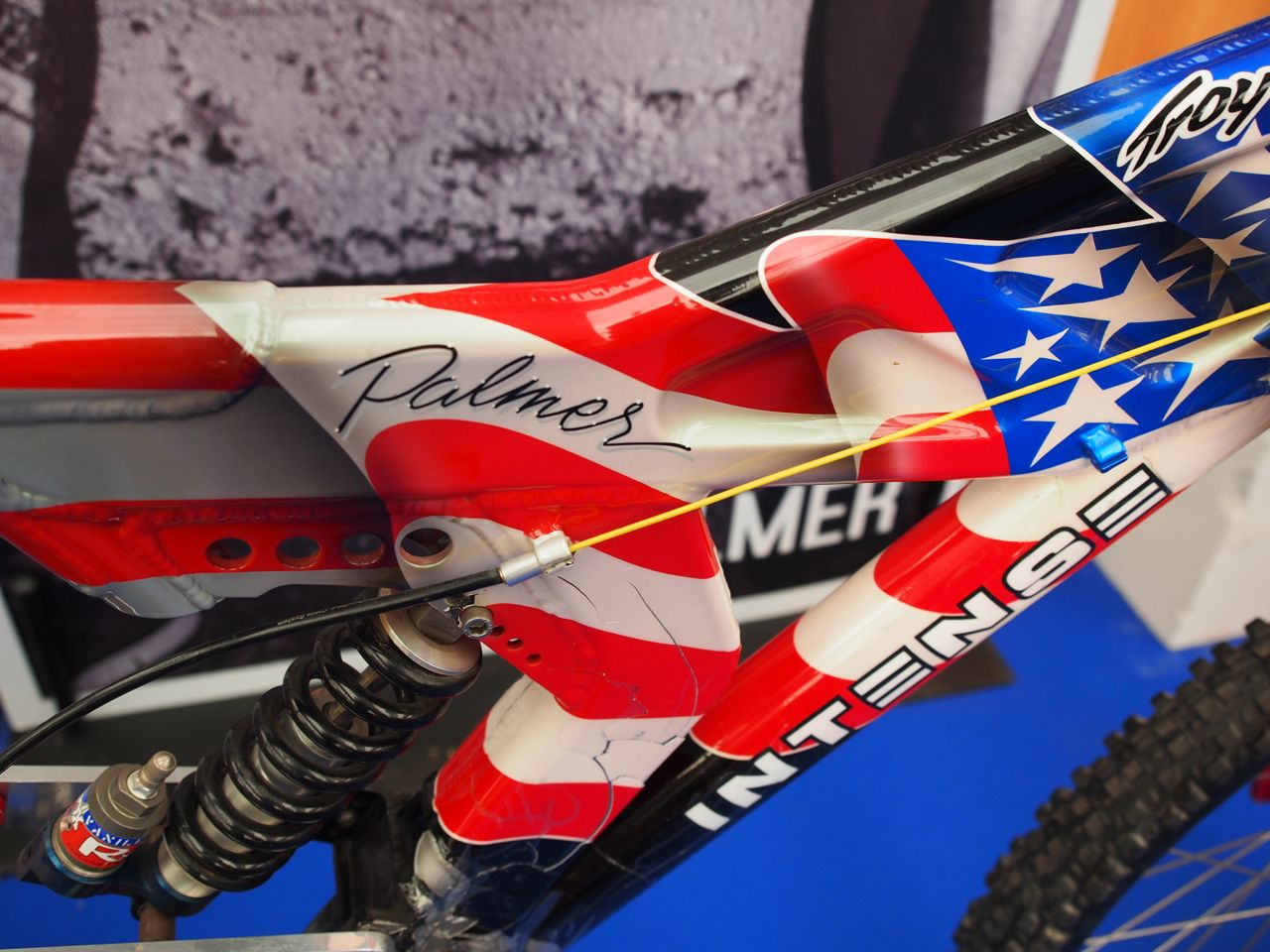 Wet paint cracks with time