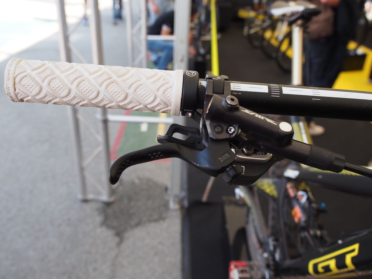 No XTR lever weight saving here