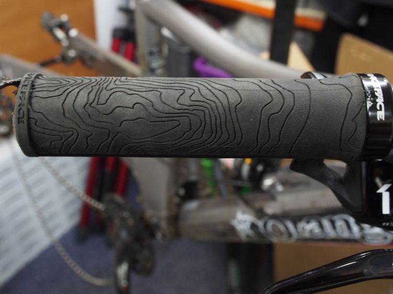 RaceFace Half Nelson Grip