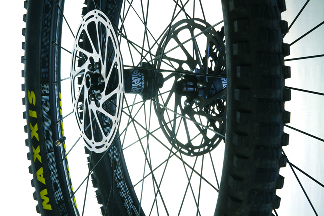 Novatec Flowtrail 29in wheelset.