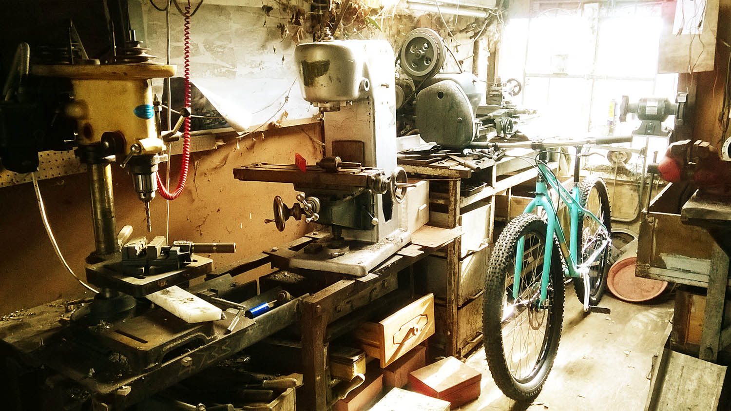 Dirty shop, clean mind?