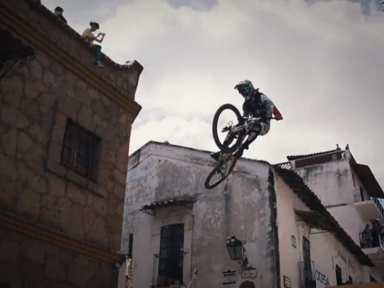 Video: City Downhill Tour Returns for 2015