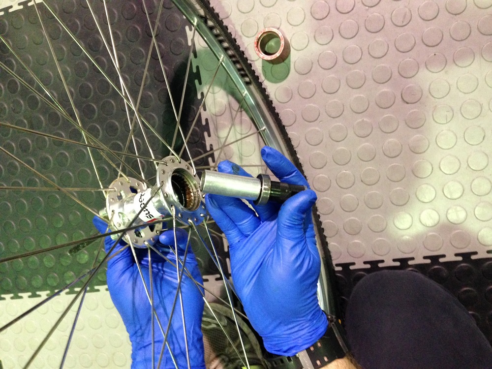 In the Pits: Hub – sealed cartridge – bearing replacement