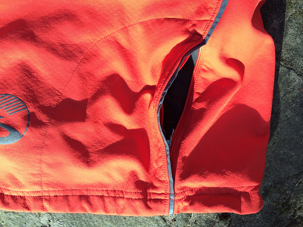 Sneaky rear pocket.
