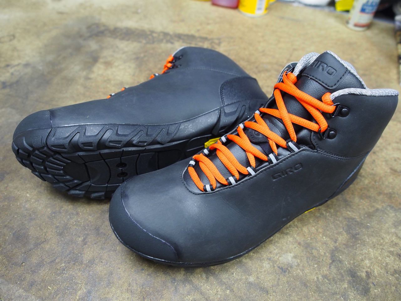 Is is Alpin enduro or Alpine duro?