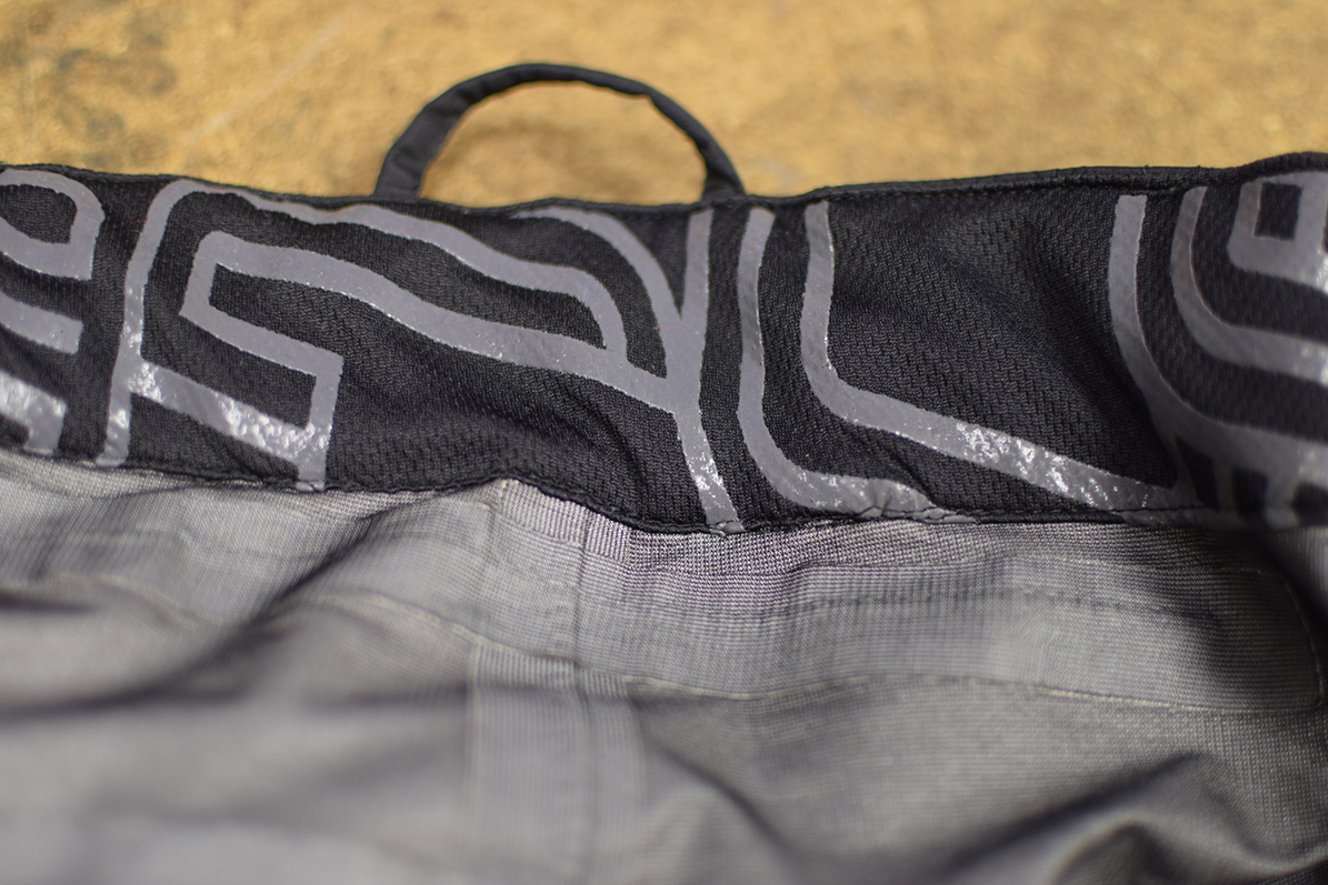 Sticky silicon for sticking shorts up. Magic.