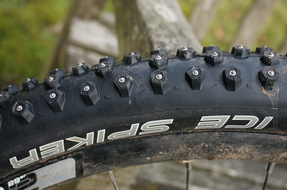 Schwalbe Ice Spiker Pro 29