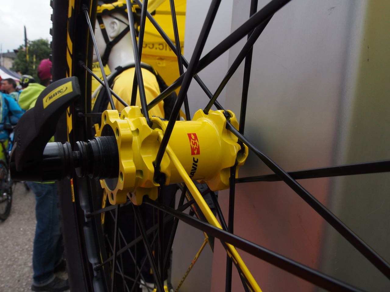 Hubs go yellow