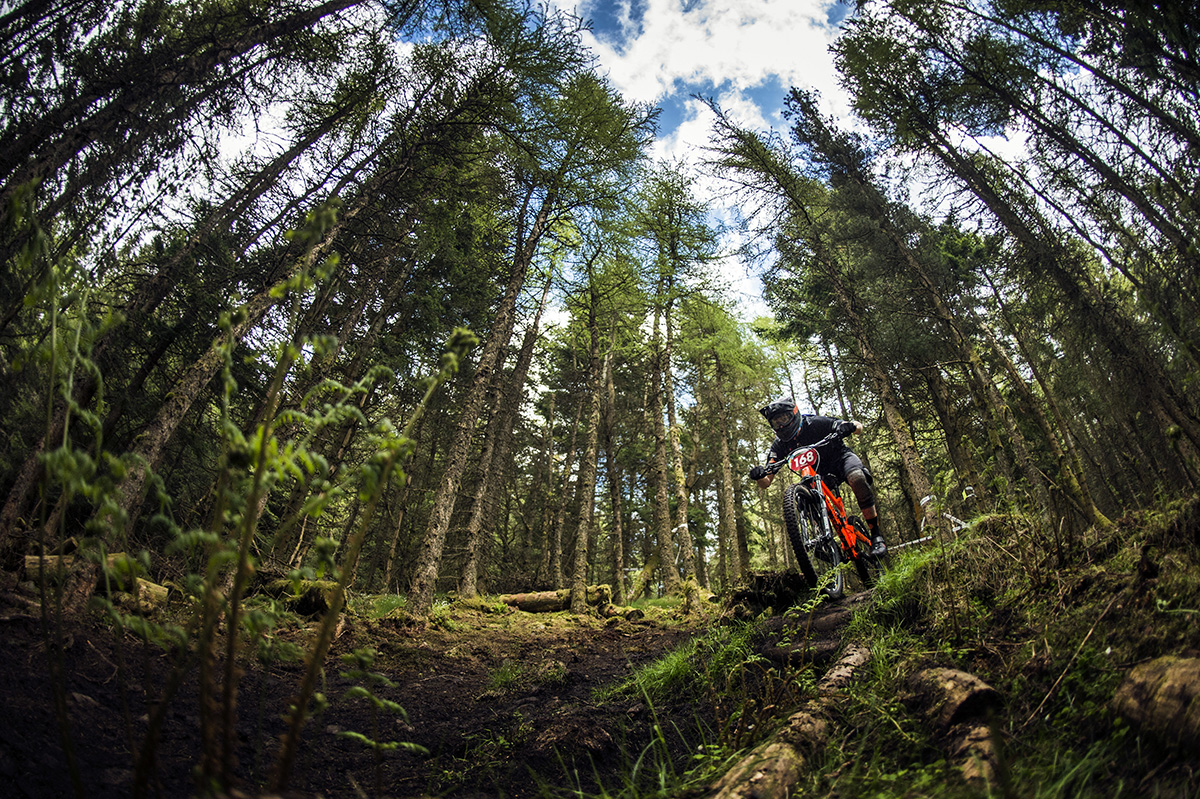 SN_Singletrack_Tweedlove_Fri00