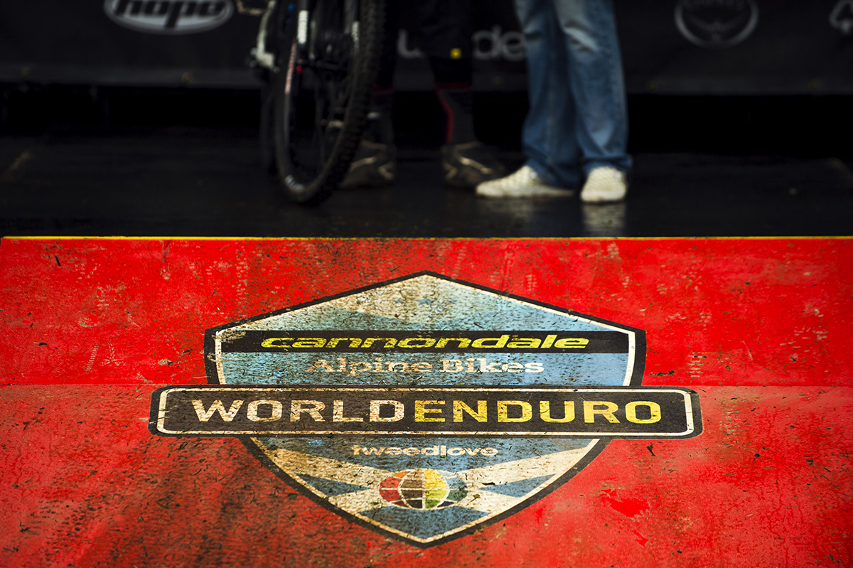 SN_Singletrack_Tweedlove_Sun00