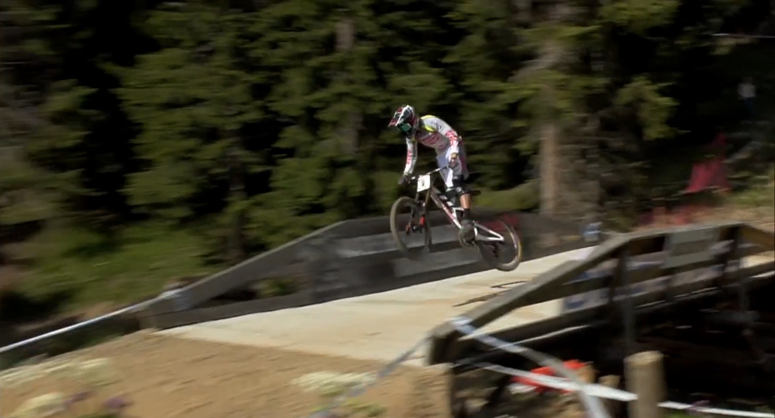 Lenzerheide WC DH – Atherton and Minnaar triumph. VIDEO