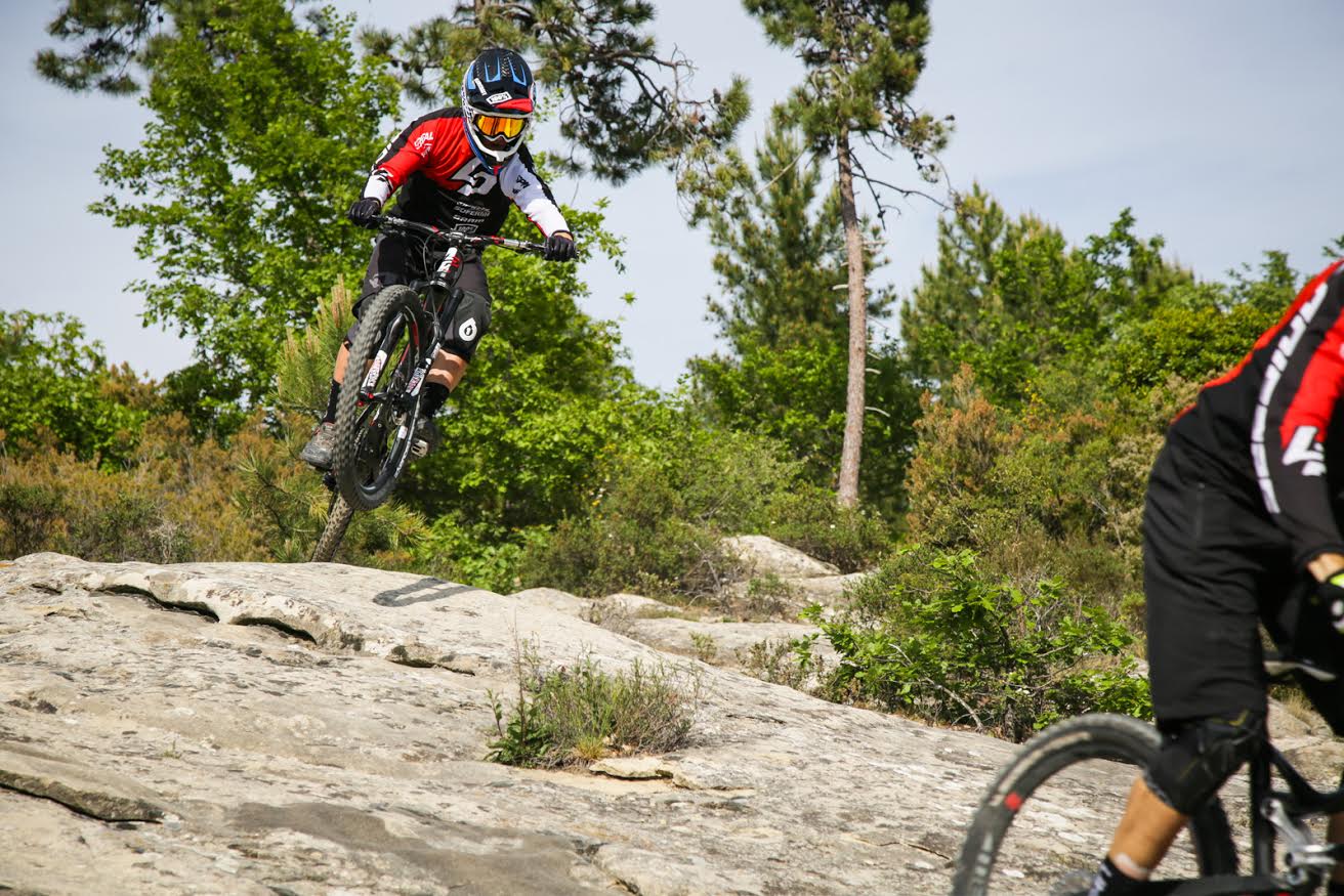 Enduro Lapierre Style (VIDEO)