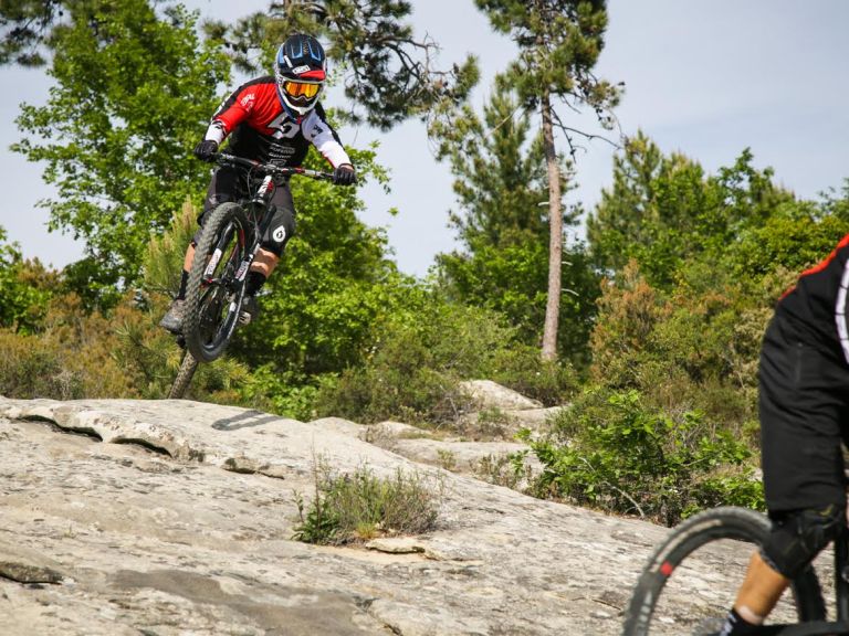 Enduro Lapierre Style (VIDEO)