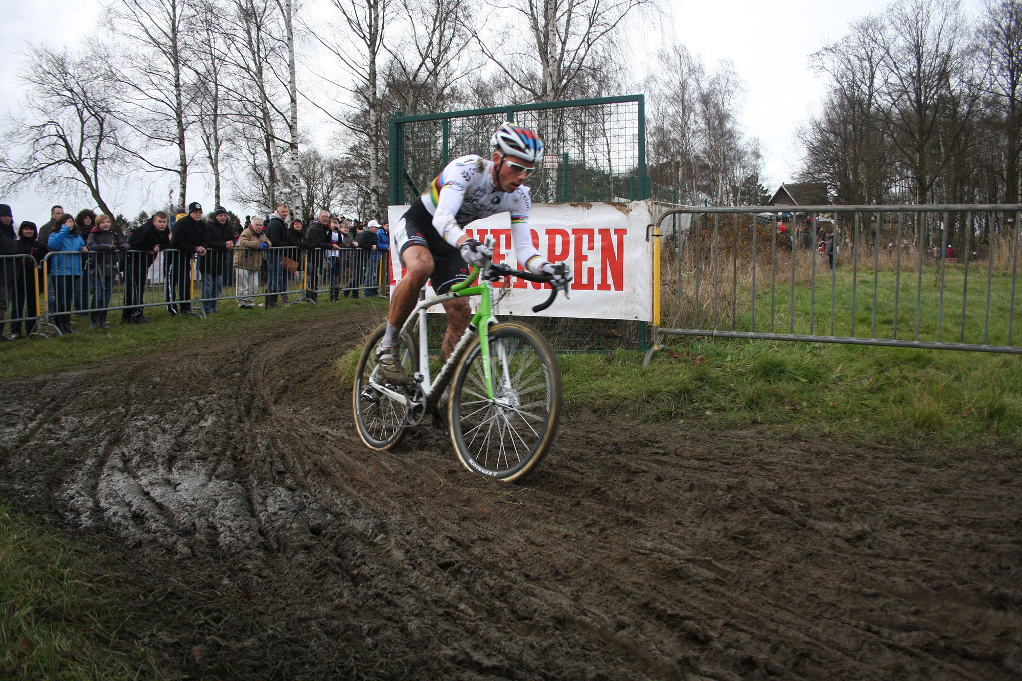 Simon Says: New World ‘Cross