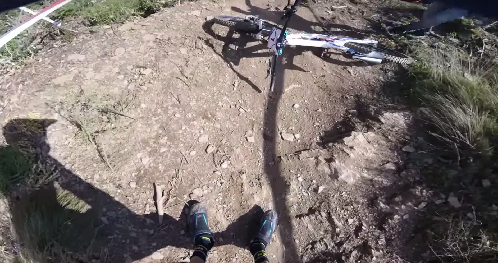 Gee Atherton Crash at World Champs (VIDEO)