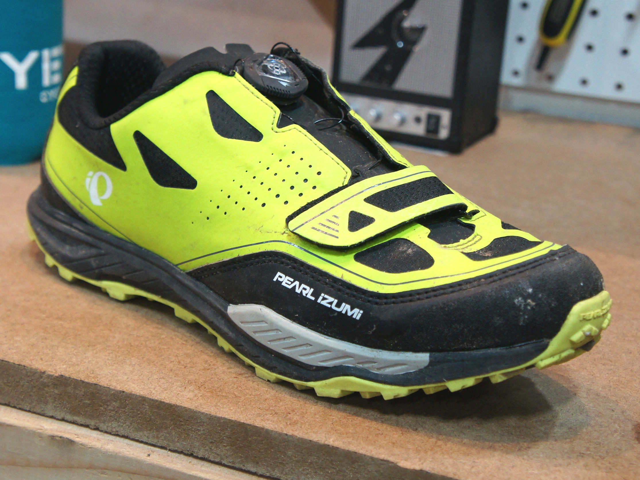 Interbike 2015:  New Pearl Izumi’s trail shoes, gloves for winter