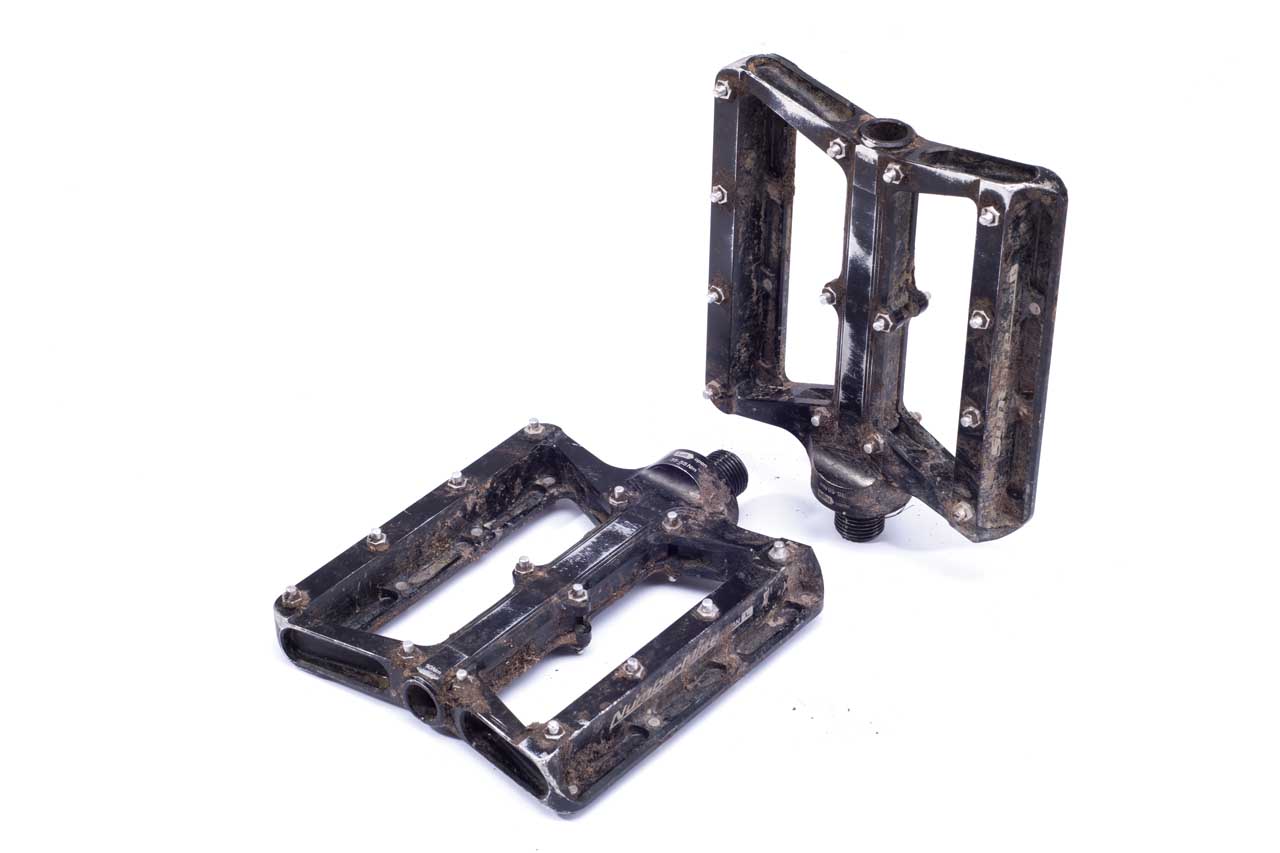 Syntace NumberNine Titan pedals.