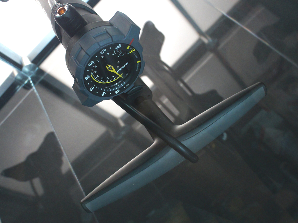 Big, high-mounted gages are always welcome