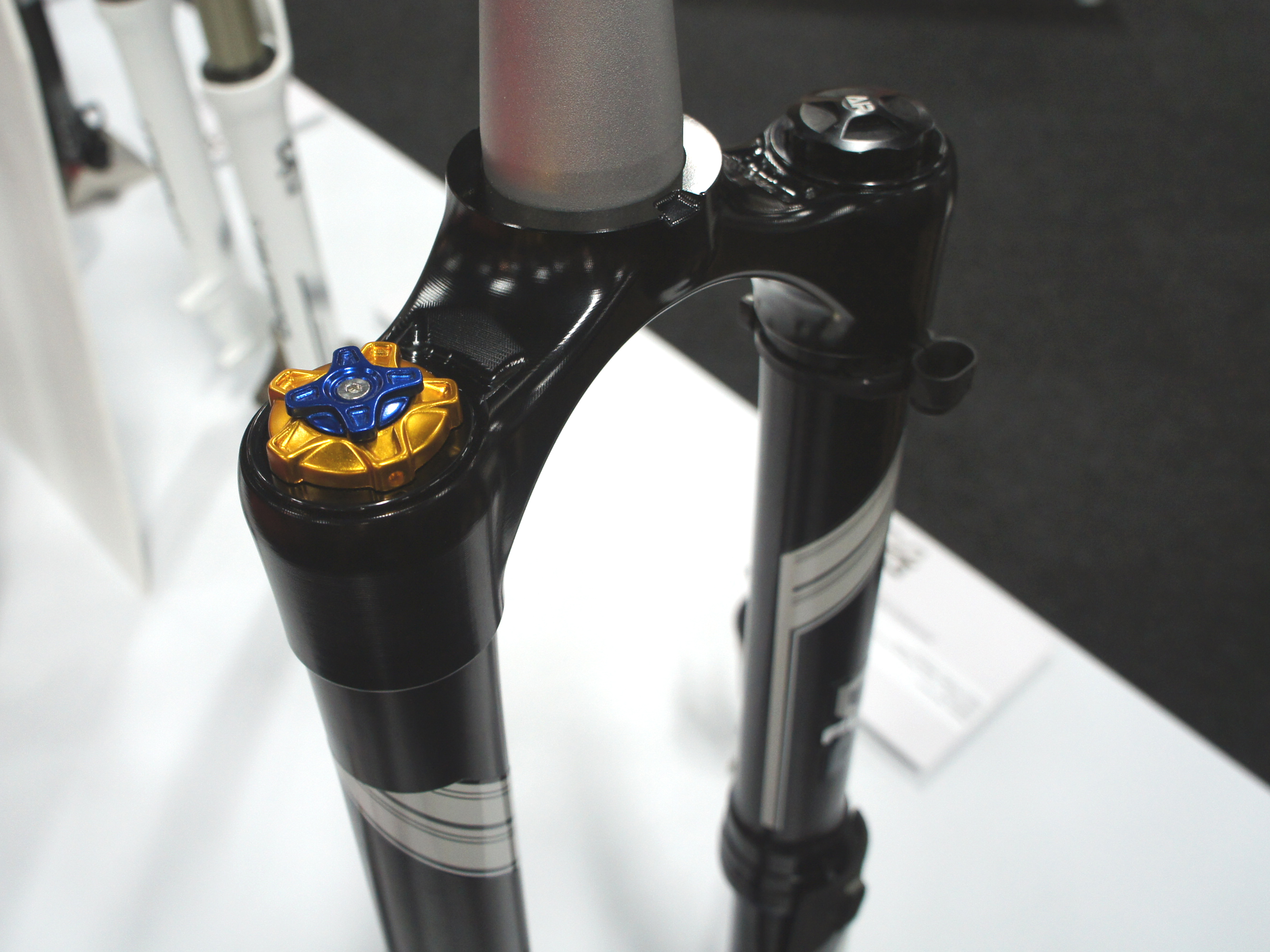 Dedicated 27.5, 29er crowns