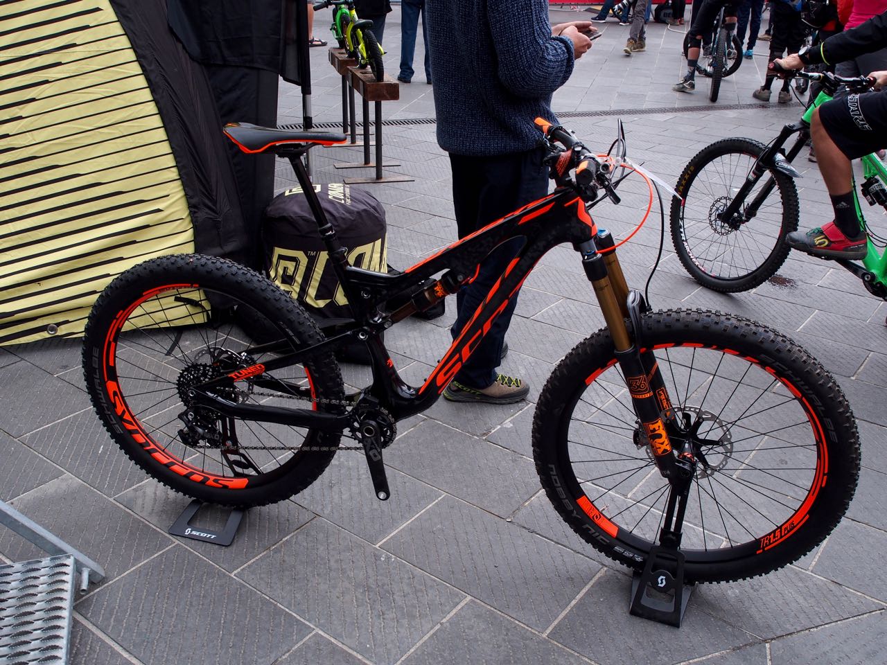 Genius 700 LT goes plus sized