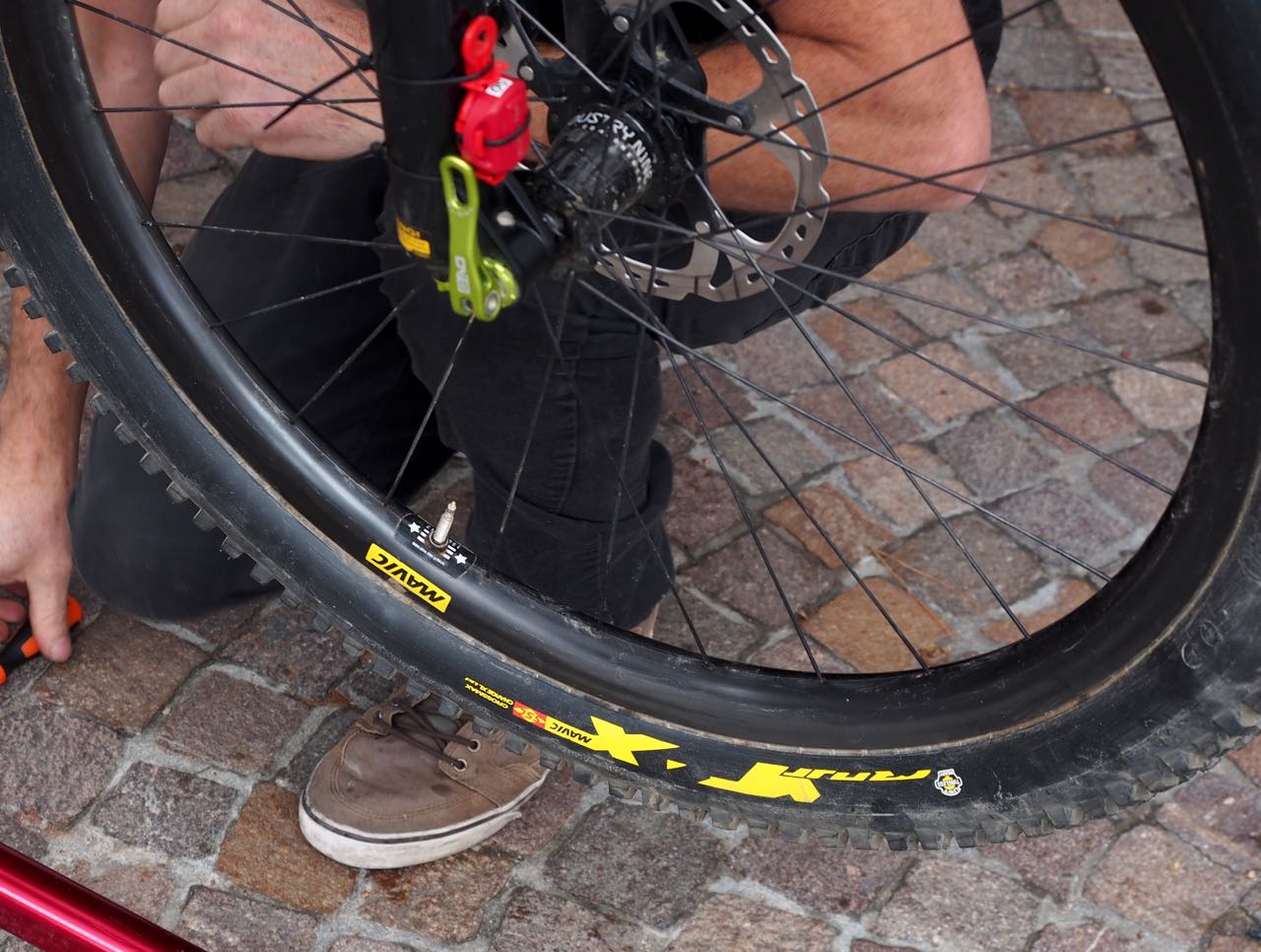 Hmm, carbon rim misdirection?