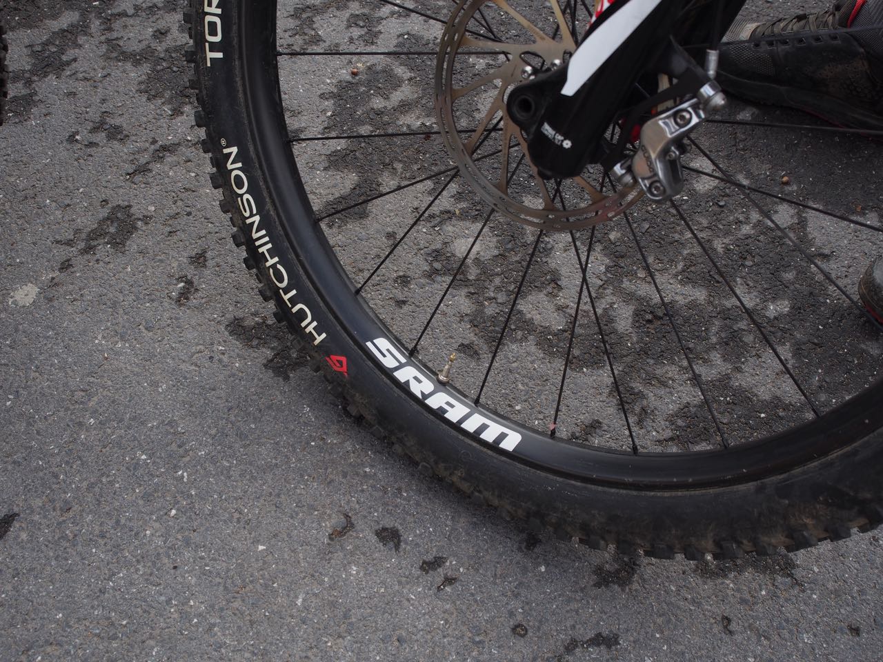 Bryan Regnier is running a Blackbox SRAM carbon rim