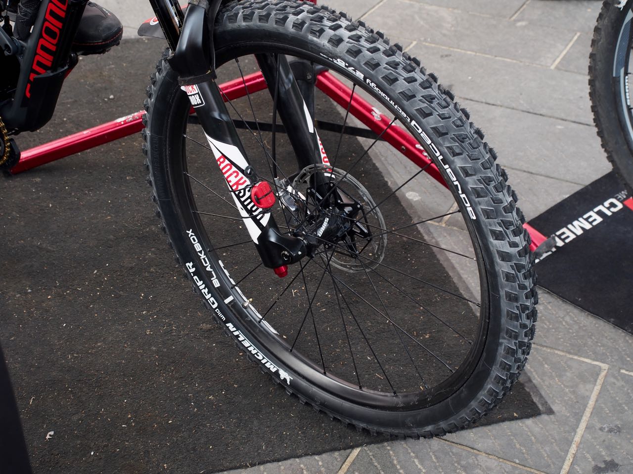 Jerome's also running a front Blackbox carbon rim, profile looks good