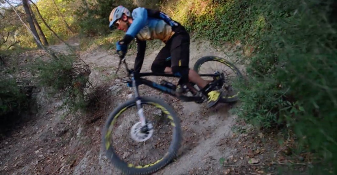 Video – Want to corner like Canyon’s Fabien Barel?
