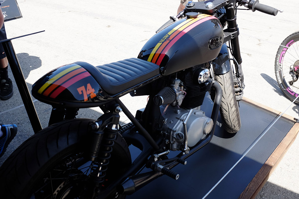 sea otter, vehicles, fox racing shox