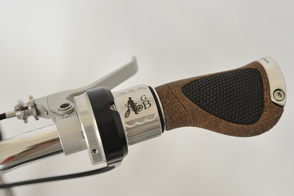 One doesn't see French CNC'd Rohloff shifters every day