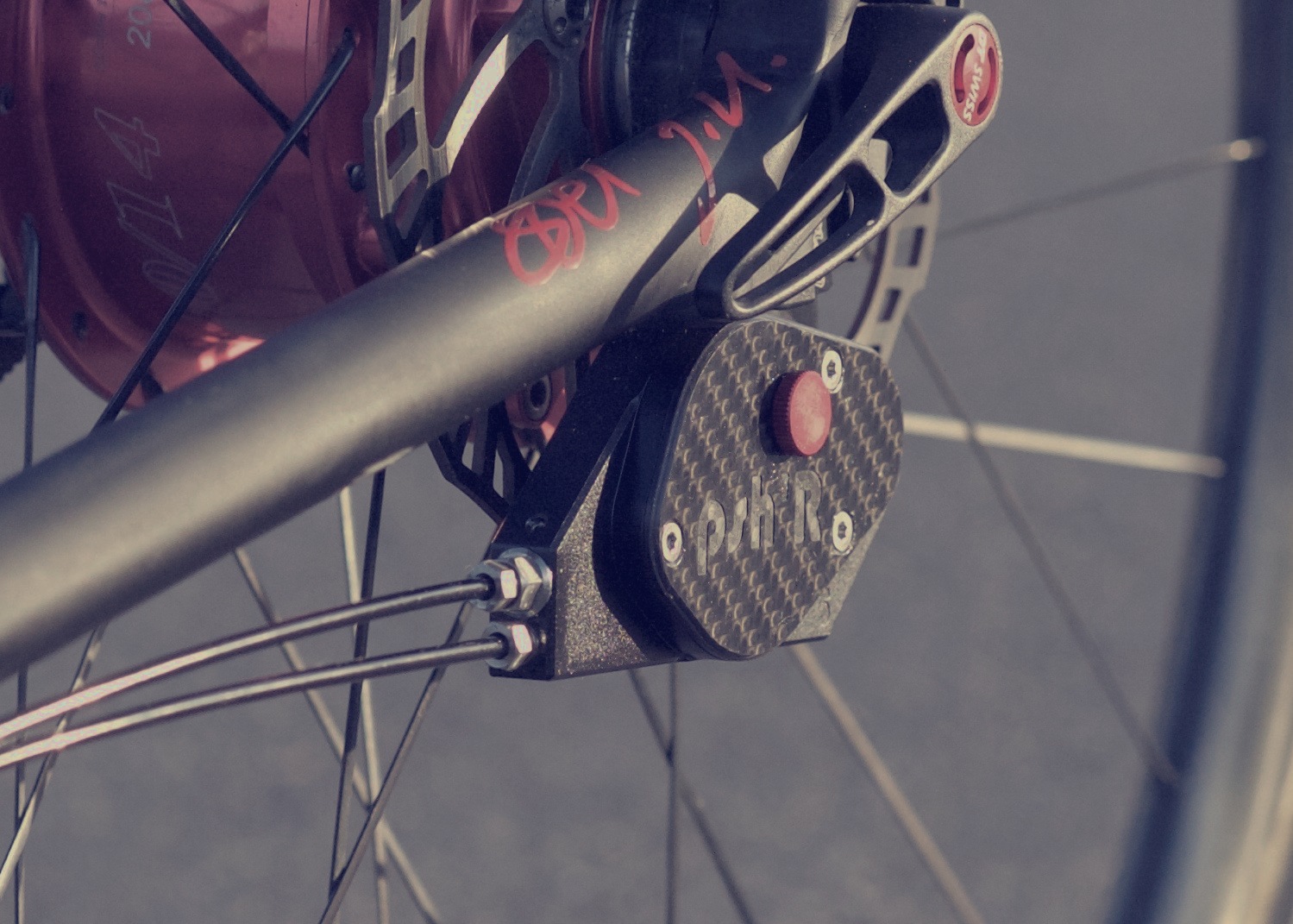 push’R for Rohloff: Trigger for Twister and Fluid for Wires